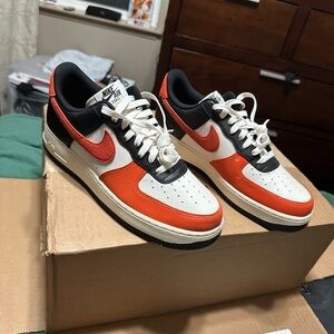 AIR FORCE 1 '07 LV8 - BLACK/VINTAGE CORAL/PHANTOM PALE IVORY Size 9.5